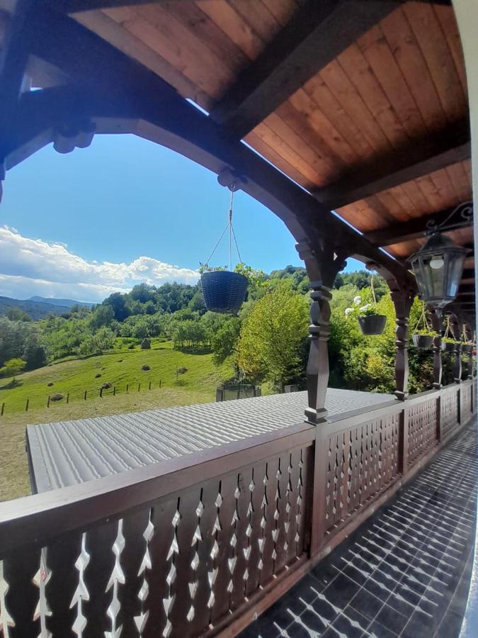 Mosia Dar In Rai Apartment Berbesti Bagian luar foto