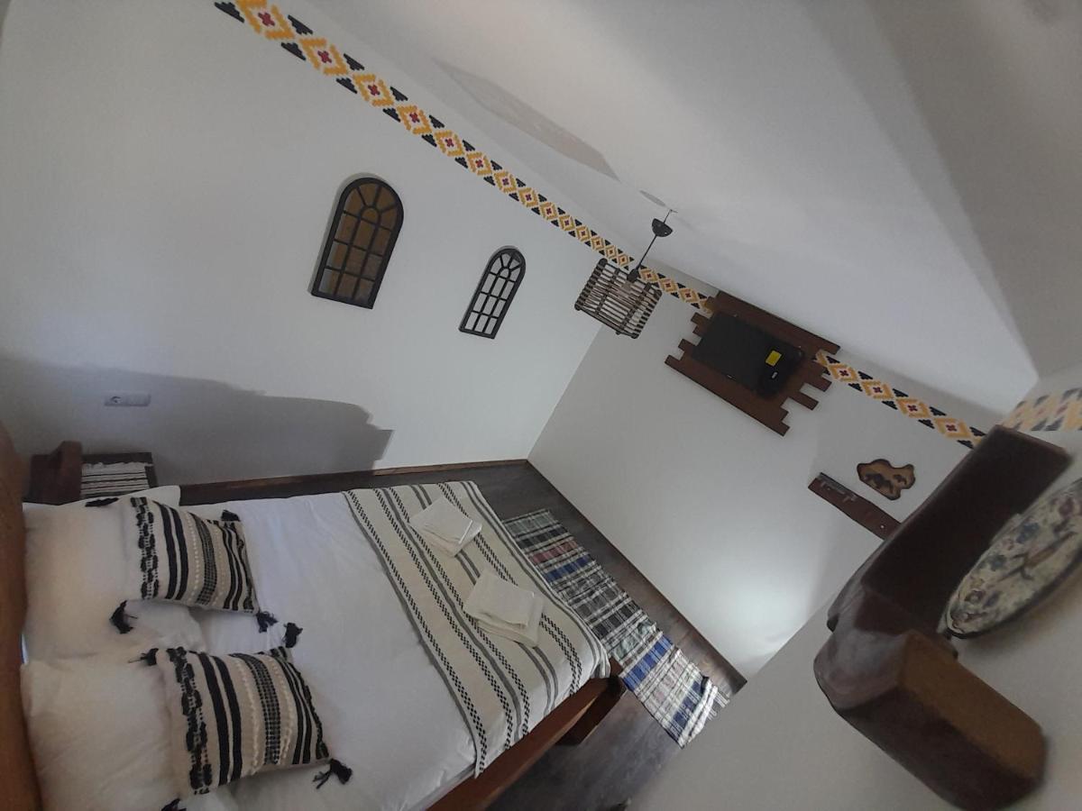 Mosia Dar In Rai Apartment Berbesti Bagian luar foto