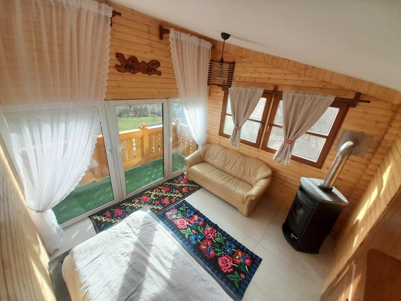 Mosia Dar In Rai Apartment Berbesti Bagian luar foto